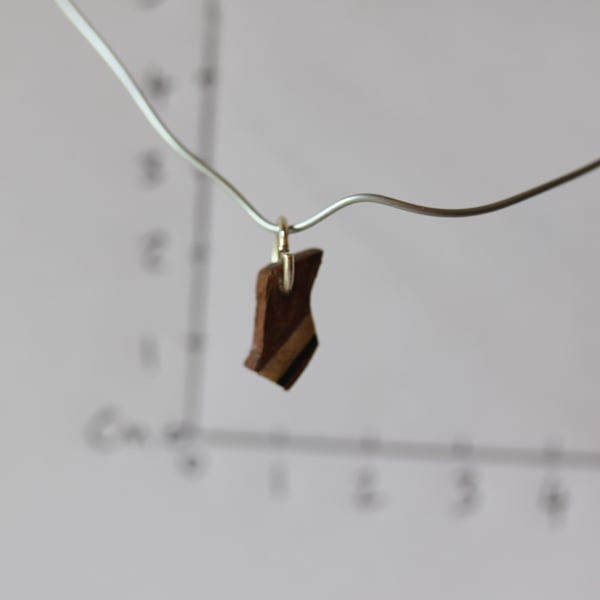 wooden pendant with veneer stripe
