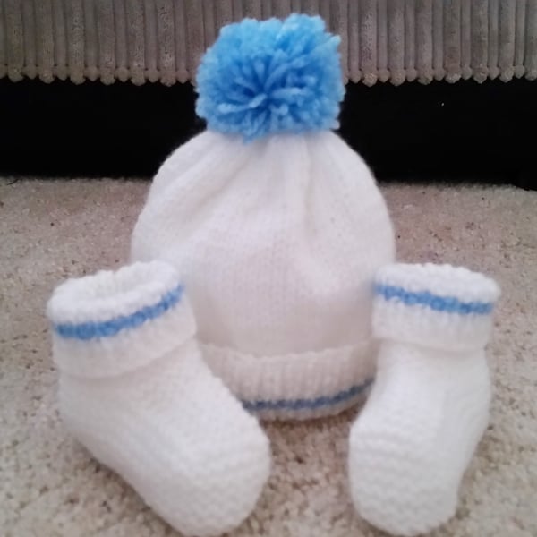 New baby white knitted and booties 0-3 months