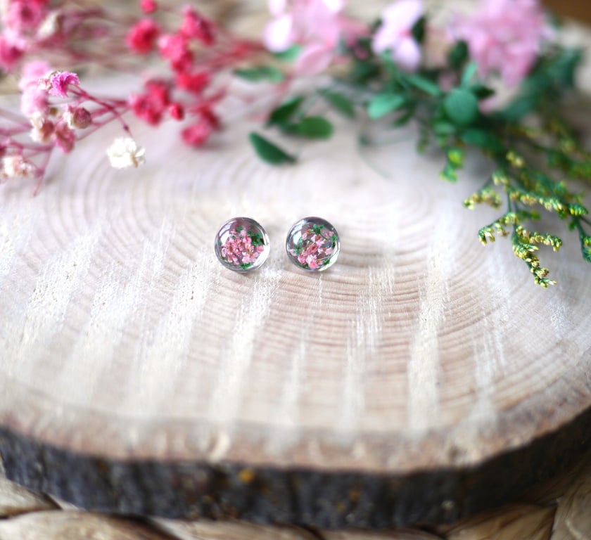 Resin and real dried and pressed flowers - hypoallergenic studs