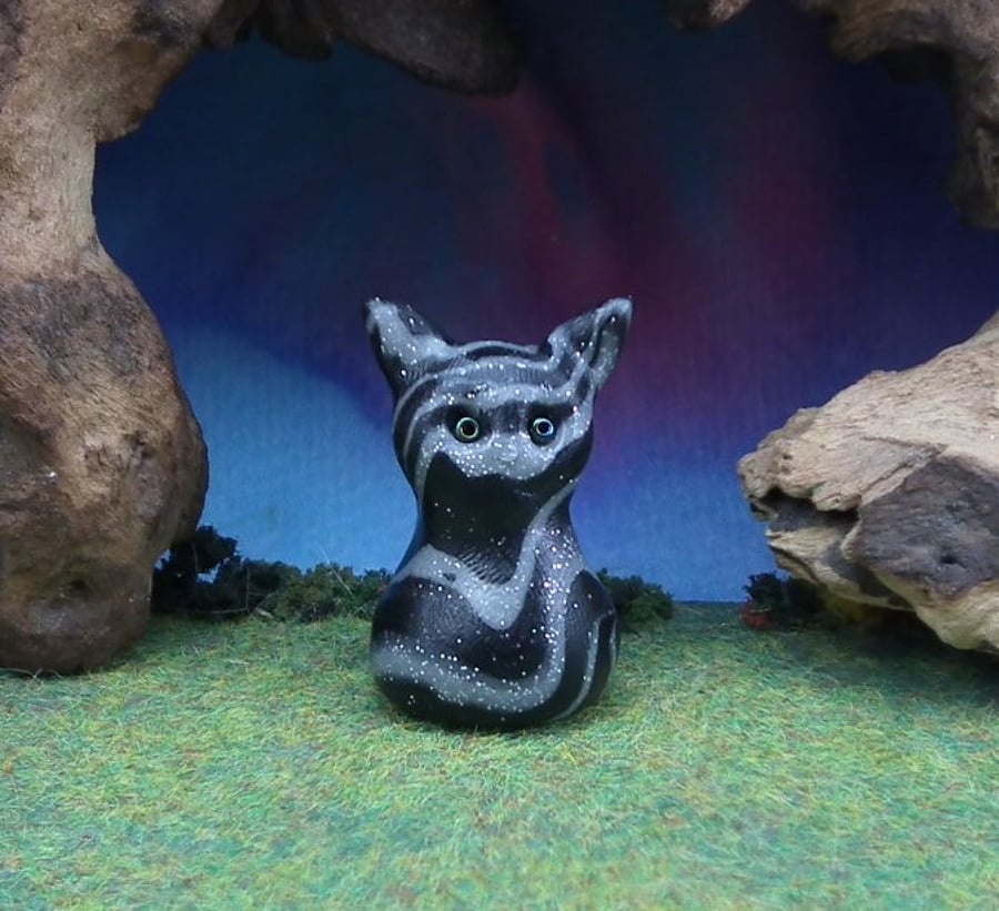 Tiny Halloween Cat 'Linx' OOAK Sculpt by Ann Galvin Gnome Village