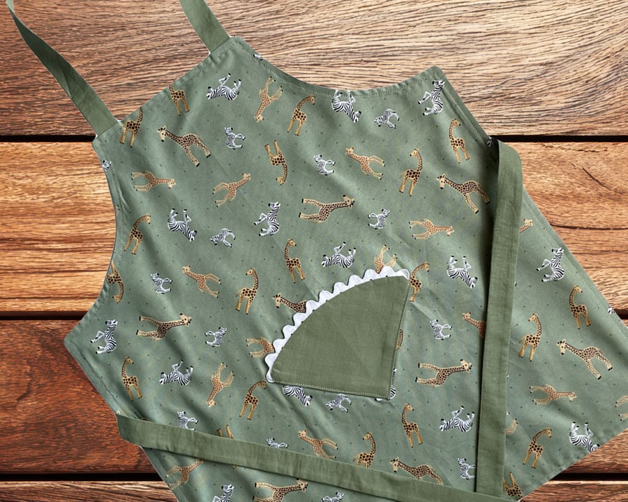Handmade Children's Apron, Small Apron, Coloured Giraffe Design 5-8 yrs-CAPR04