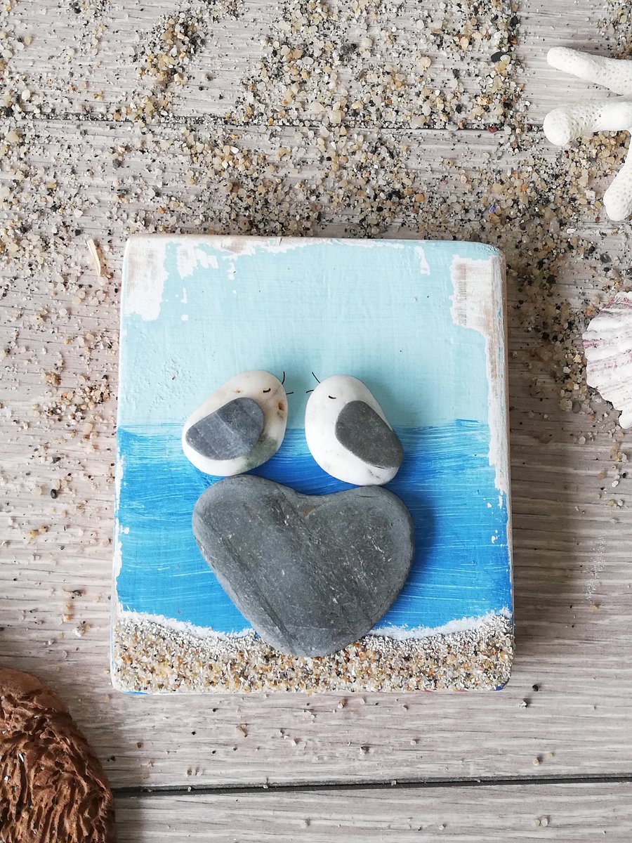 Pebble Seagulls heart plaque