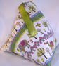  Knitting Pouch- Pyramid Style- On Safari - Image 1