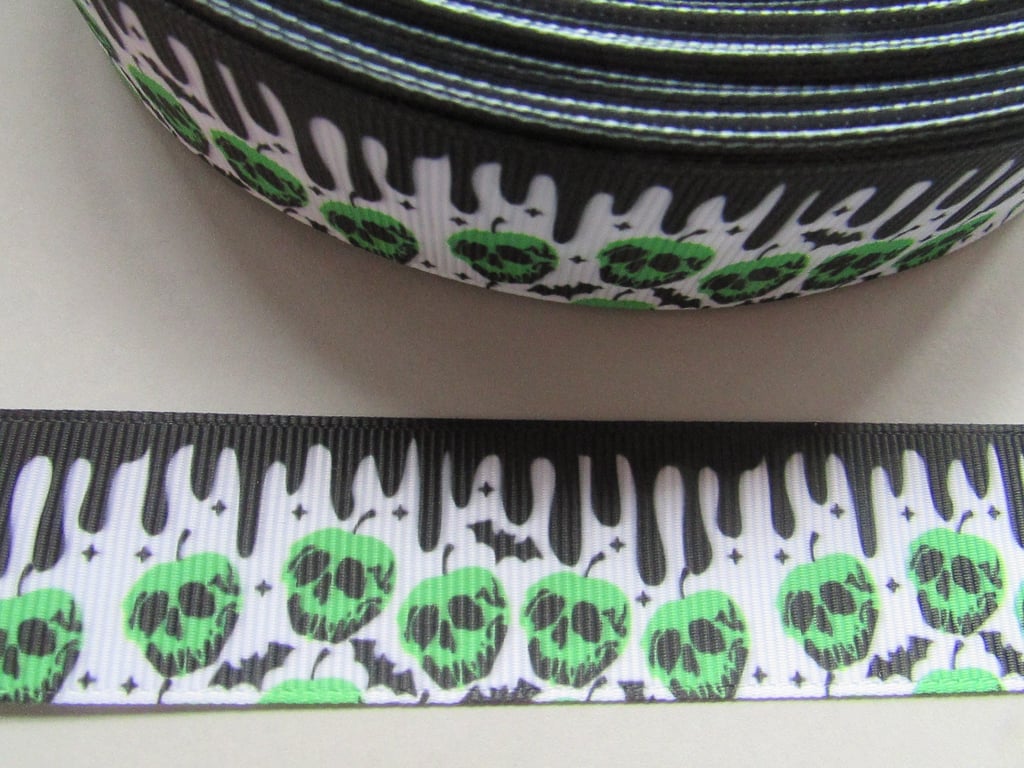 Apple Skull Grosgrain Ribbon x 1 metre