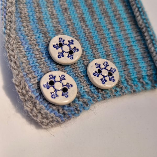 Snowflake buttons handmade ceramic handpainted buttons set of 6, ideal for child