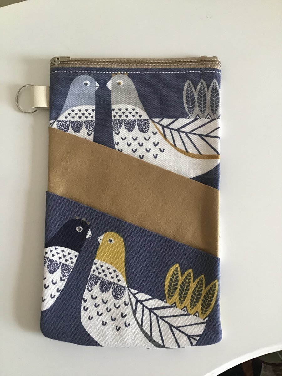 Tall triple pocket pouch-bag. Doves.