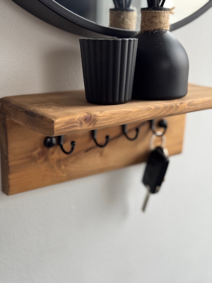 Wall mounted key, hooks with shelf 