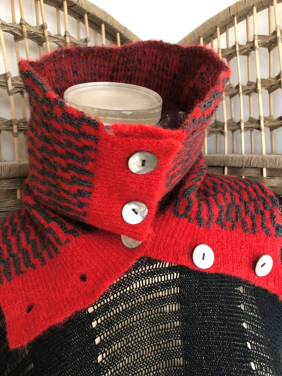 A Collar with striking 3D pattern in Alpaca and YAK yarns