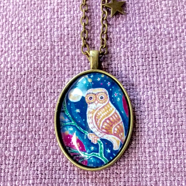 Sale! Owl Pendant Necklace,  Antique Bronze with Star Charm