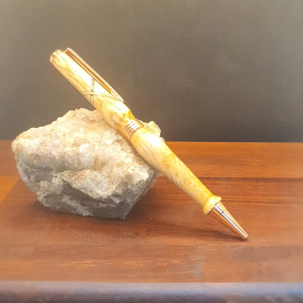 Saltire pen