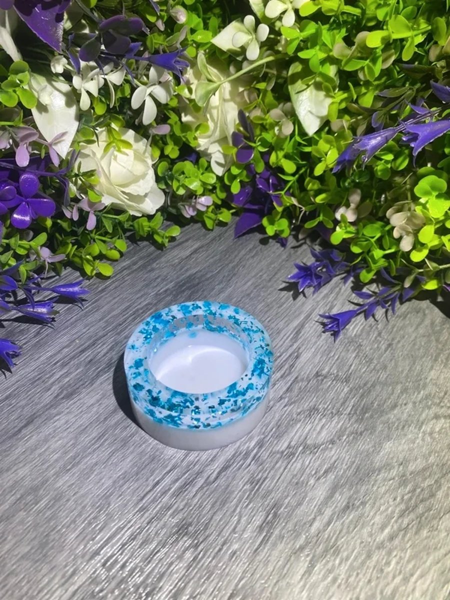 round candle holder