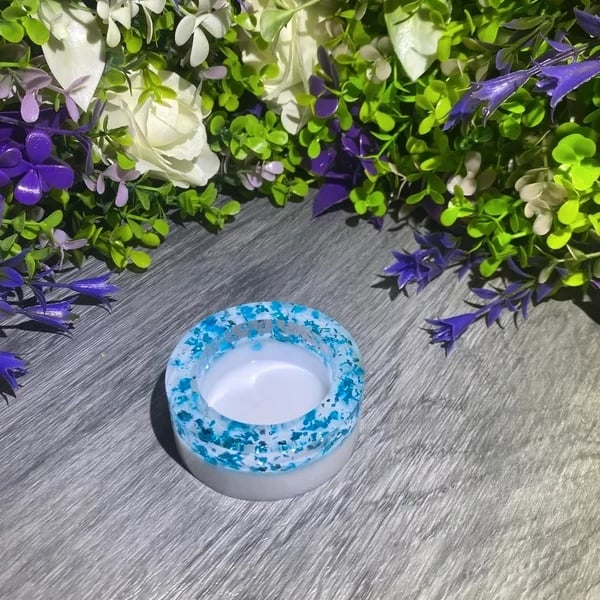 round candle holder