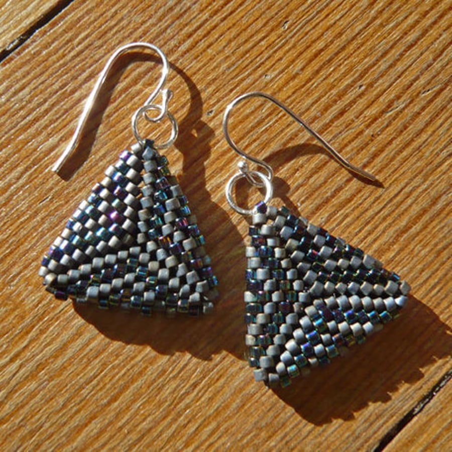 Small triangular earrings