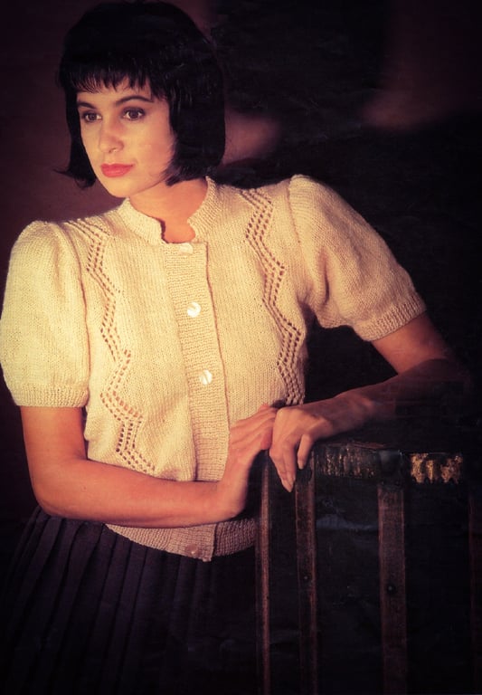 VINTAGE KNITTING PATTERN Ladies Lacey Jacket