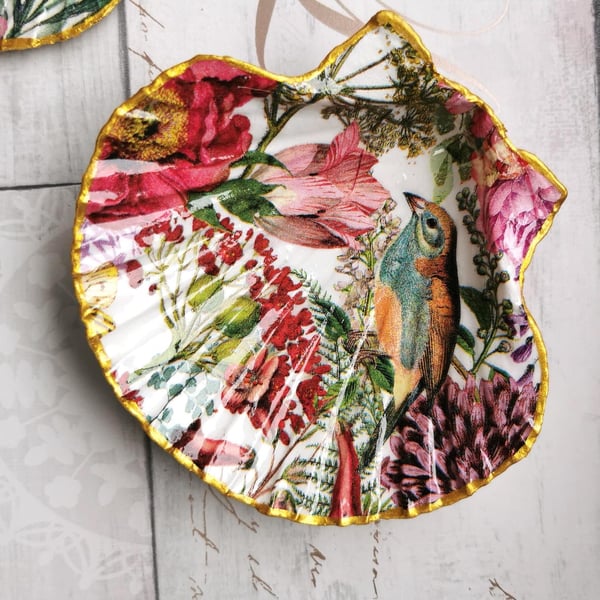 Large Scallop Shell Jewellery Dish 