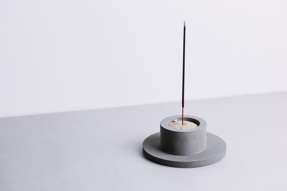 Modern Concrete Incense Holder: Minimalist Cement Burner with Tray
