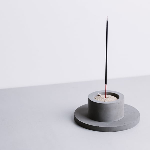 Modern Concrete Incense Holder: Minimalist Cement Burner with Tray