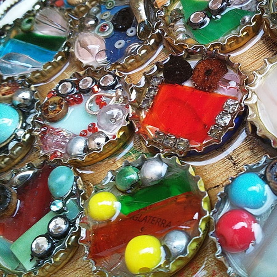 Bottle Top Rock Pools Brooch