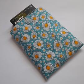 Daisy Padded Book Sleeve