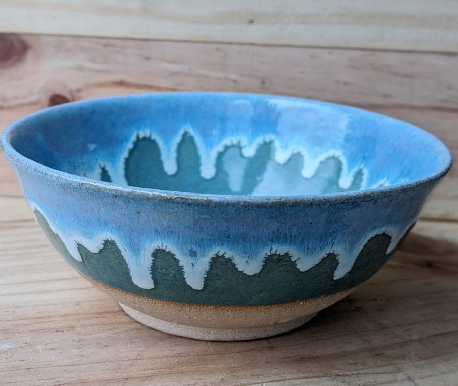 Mid-sized Scandi blue swirl speckled clay bowl