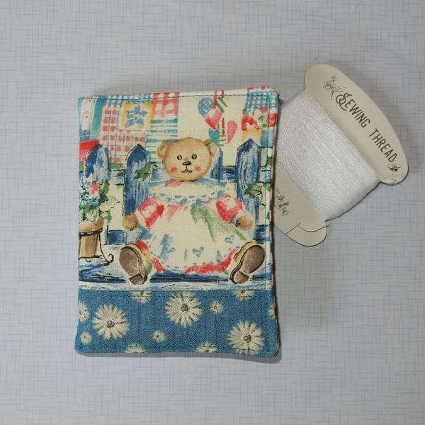 Needle case - teddy bears and daisies