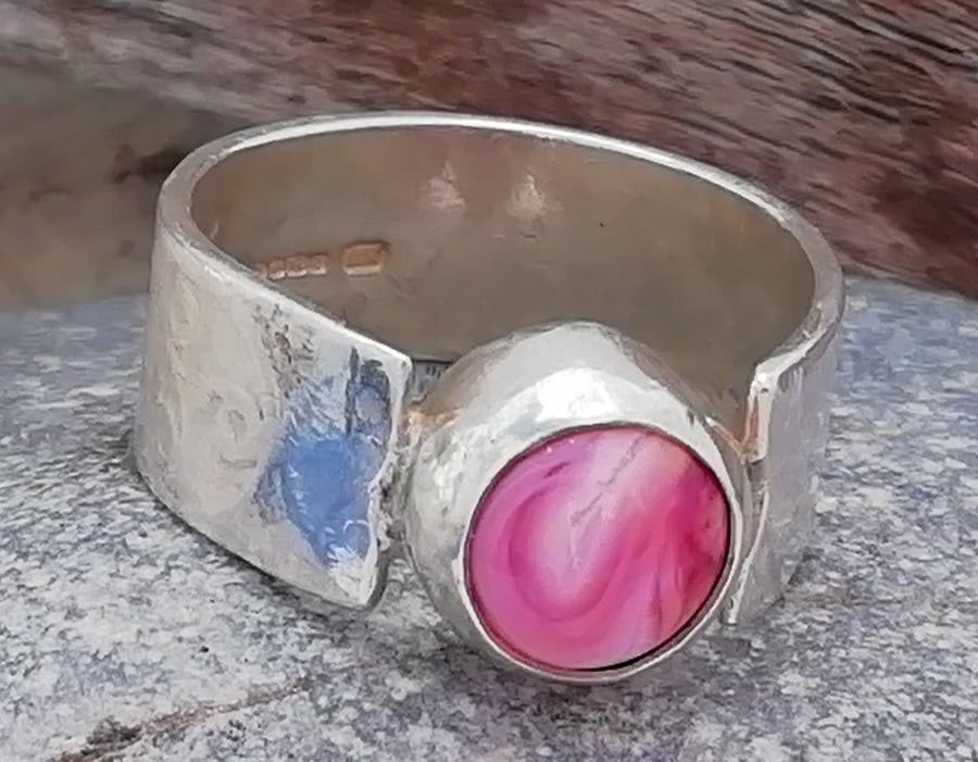 Handmade sterling silver ring with flamework pink cabochon by MidasTouch Jewels 