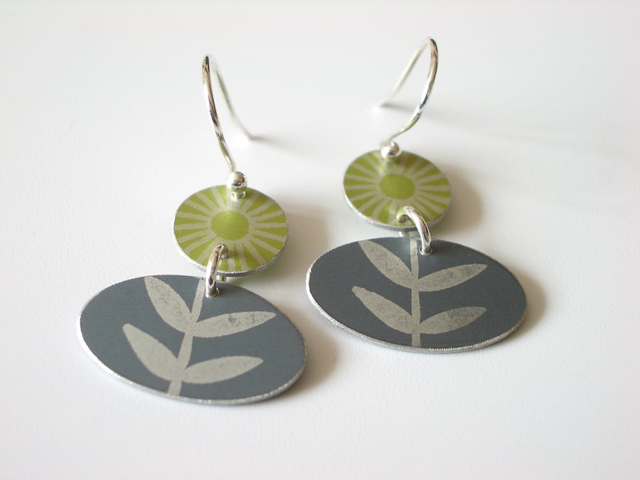 Flower earrings in lime and grey