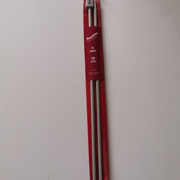 Essentials 5mm Knitting Needles, 30cm Long Needles