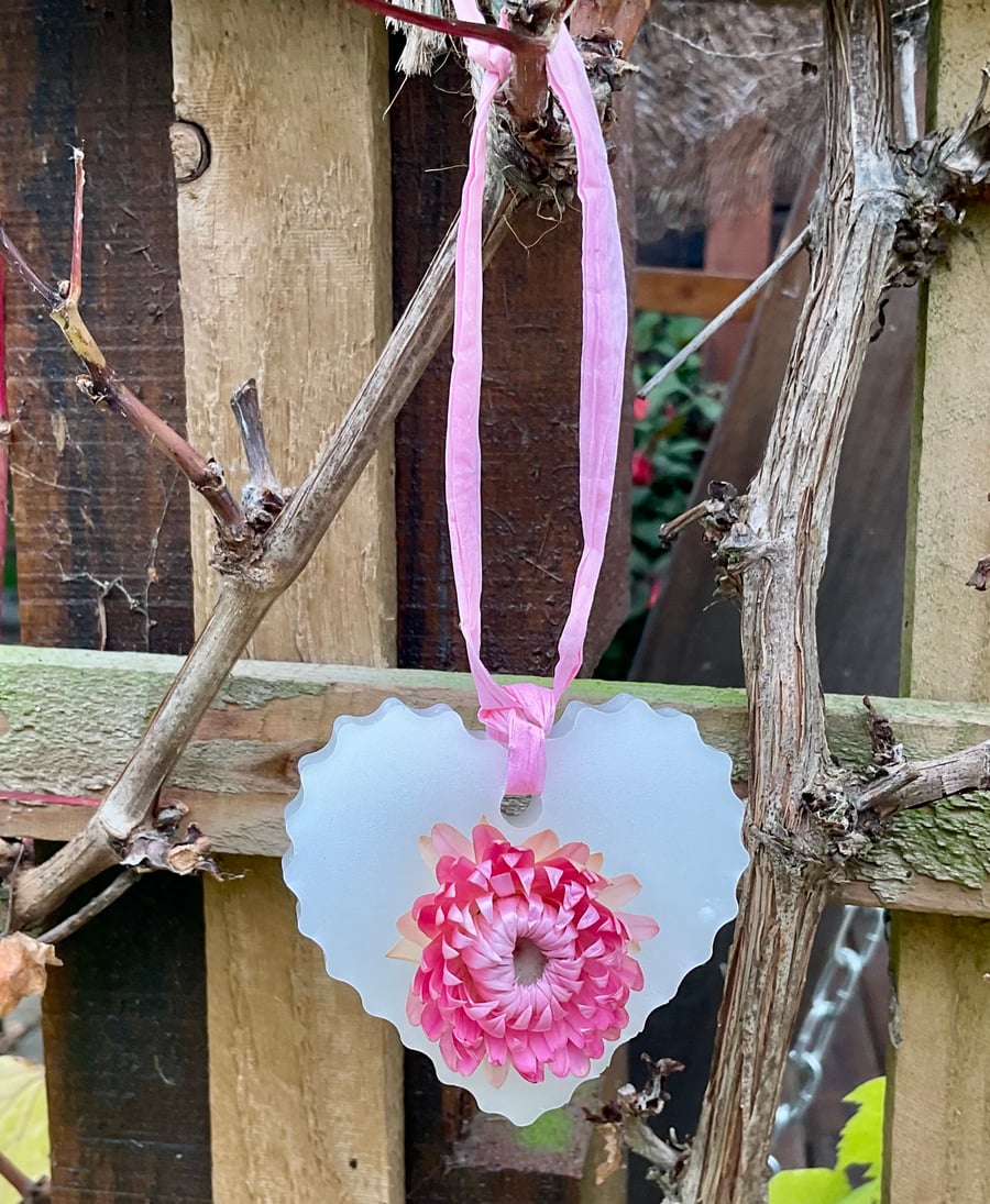 Beeswax Eucalyptus scented decoration - letterbox gift