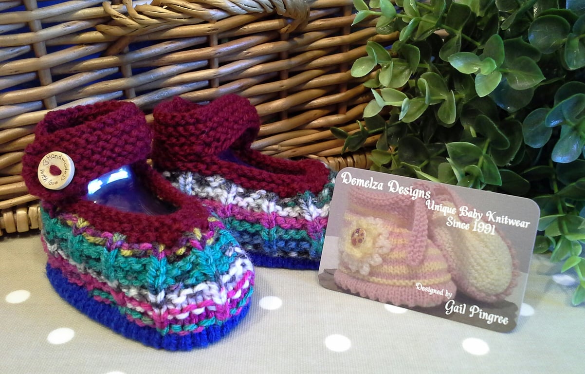 Unisex Baby Hand Knitted Shoes   0-3 months size