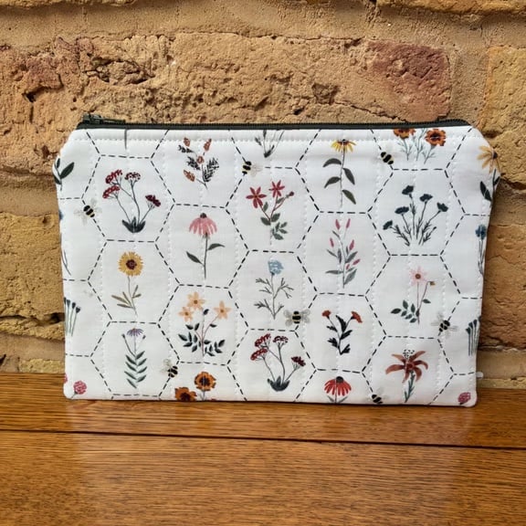 Flowers And Bees Print Quilted Fabric Organiser Pouch 