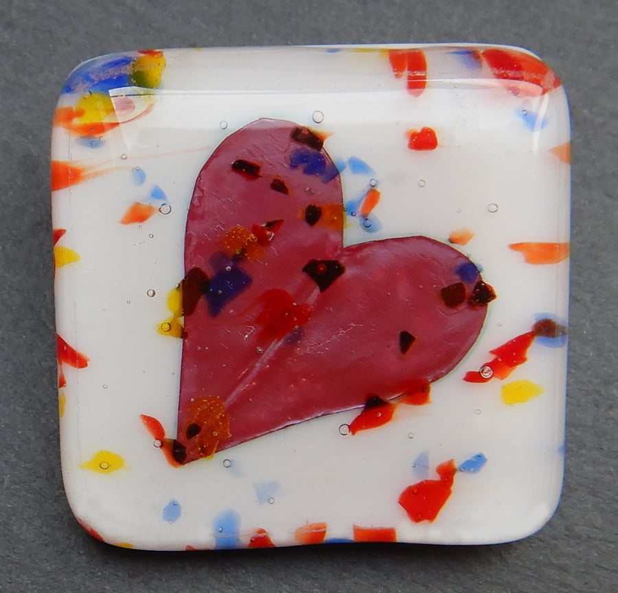 HANDMADE FUSED DICHROIC GLASS 'CONFETTI HEART' BROOCH.