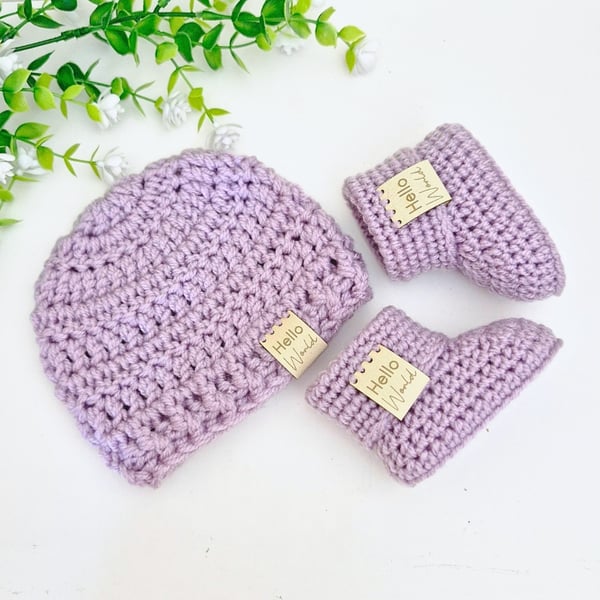 Hello World Newborn Hat and Booties Set – Heather Baby Shower Gift 