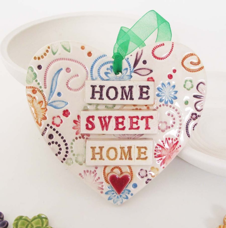 Bright ceramic heart decoration Home Sweet Home