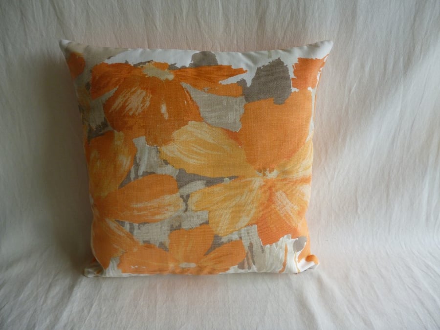 Bold floral 1960s vintage cushion cover