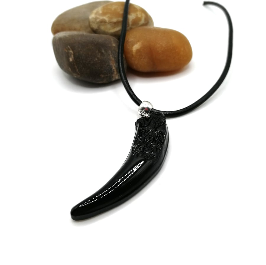 Agate Wolfs Tooth Necklace