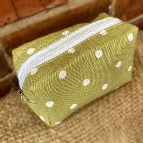 Pistachio Green Polka Dot Box Pouch