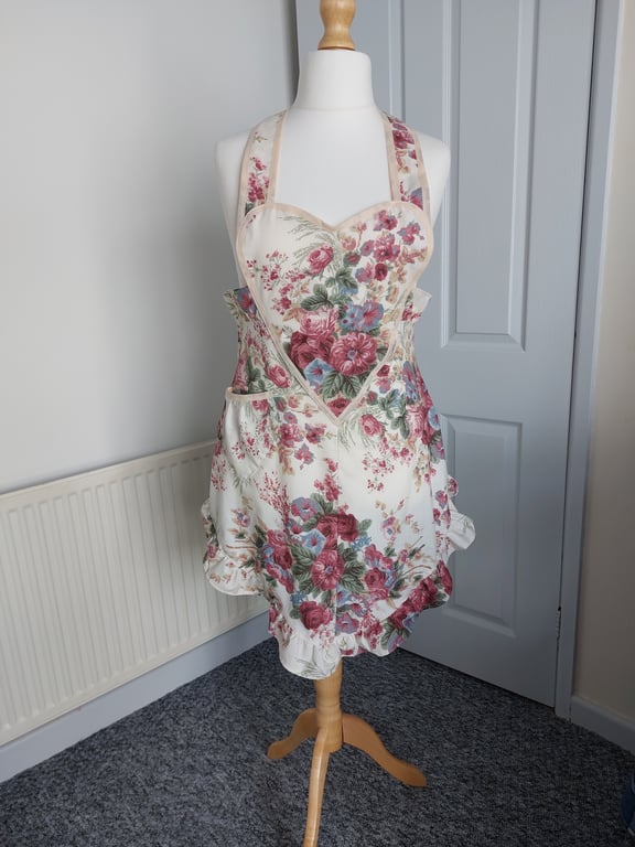 1940's retro style sweetheart apron 