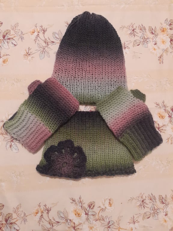 Handmade Ombre Winter Set – Hat, Cowl & Fingerless Gloves