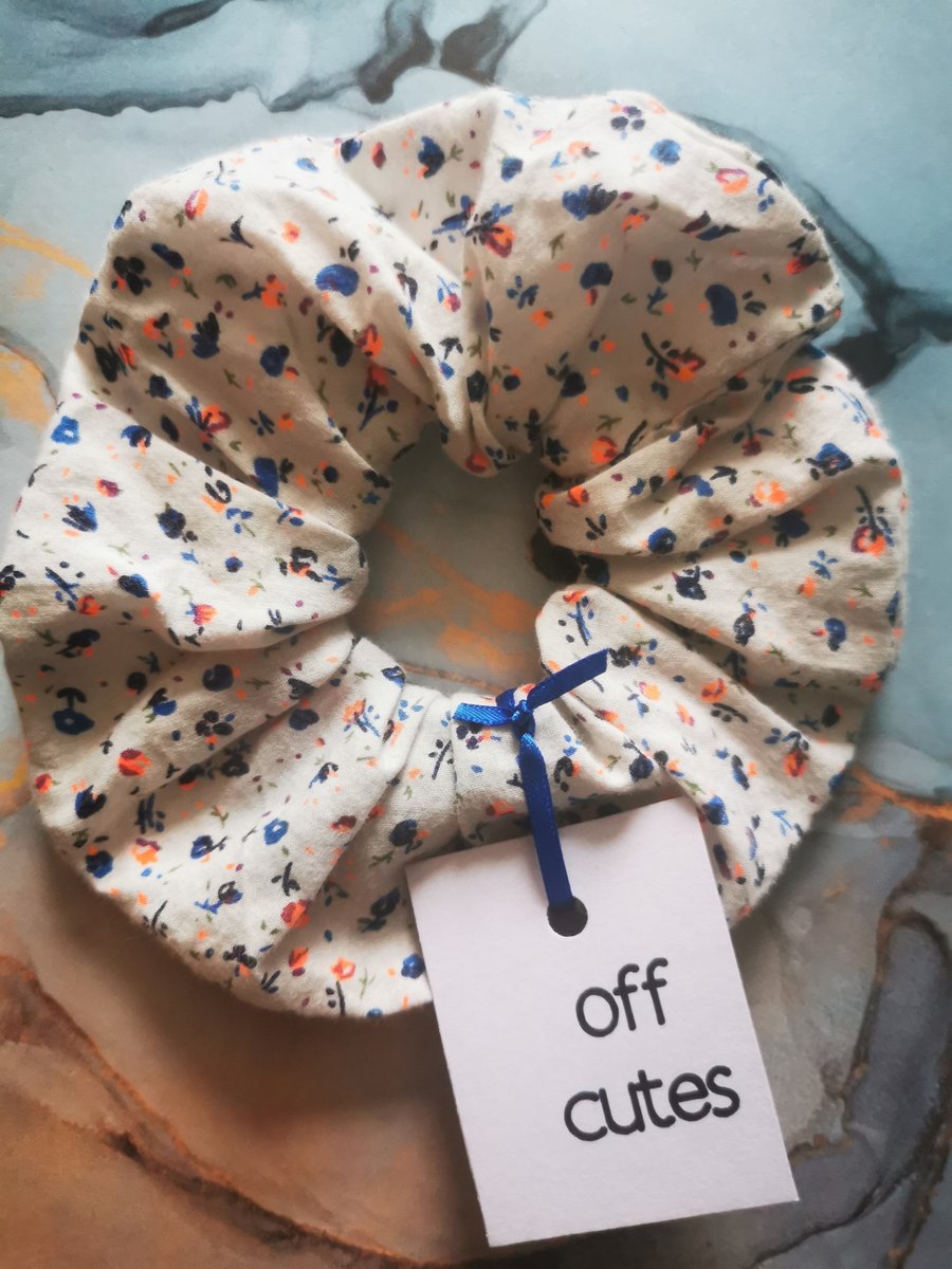 Tiny Flowers Scrunchie