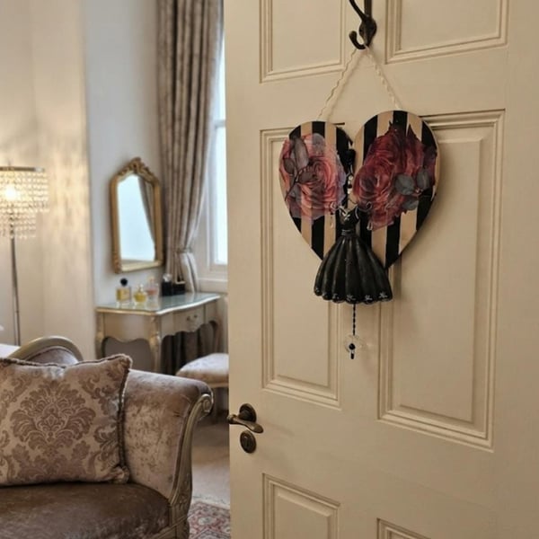 Boutique Hand Painted Decorative Wall Art Jewellery StorageDressing Gown Hanger 