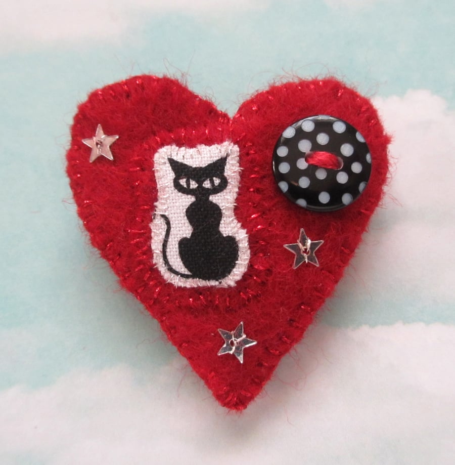 Cute Gothic Kitty Cat Brooch. Handmade Felt Heart Brooch. Punk Accessories.