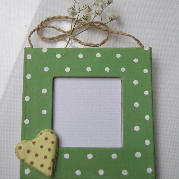 Miniature hanging frame