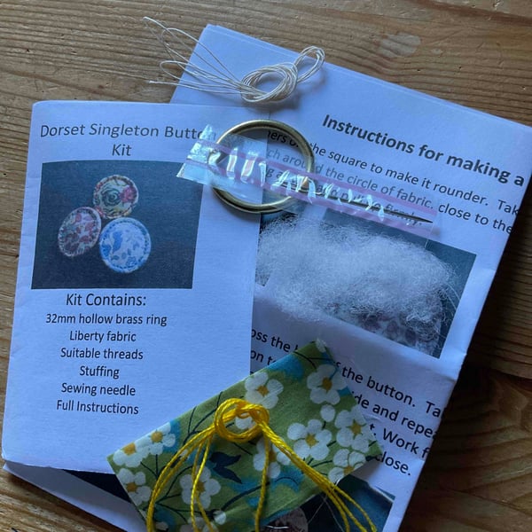 Kit to Make a Dorset Singleton Button in Liberty Print ‘Mitsi’