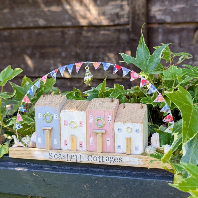 Handmade Oak Coastal Cottage Home Decor 'Seashell Cottages'