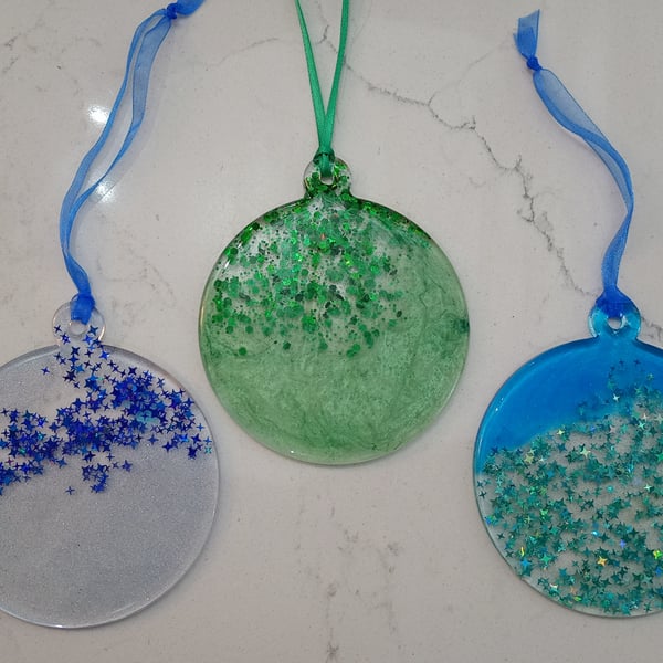Resin bauble decoration