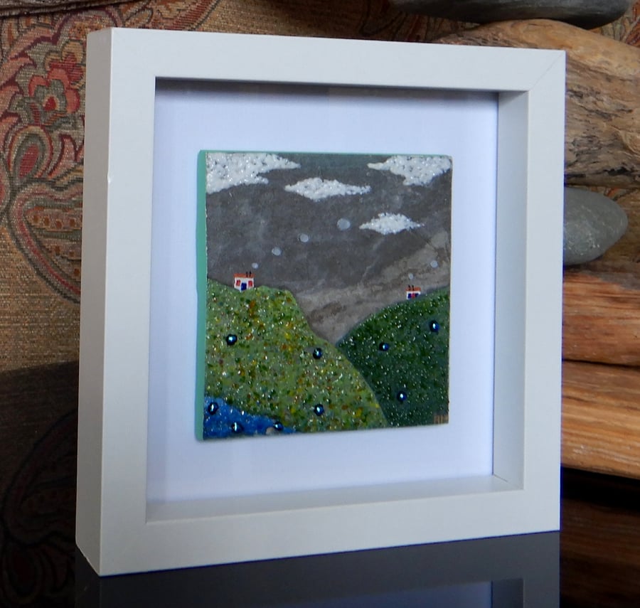HANDMADE FUSED GLASS ON CERAMIC 'HIGHLAND COTTAGE' PICTURE