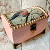 Beautiful Crackle Glaze Bullfinch & Berries Bird Vintage Jewellery Keepsake Box 