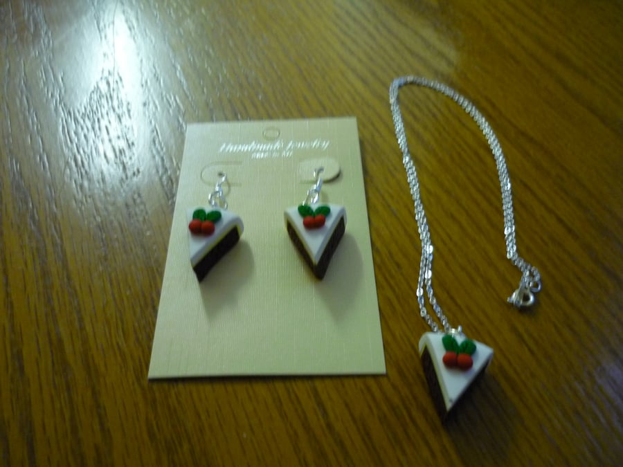 Christmas cake pendant and ear-ring set.