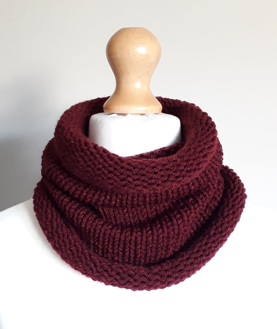 Cowl, Scarf, Infinity Scarf, Neck Warmer: Burgundy